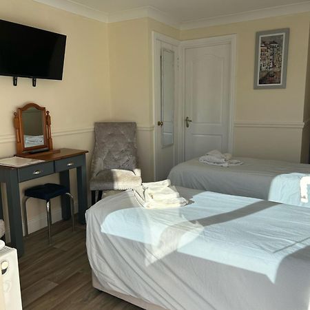 Halfway House Inn Country Lodge Йовіл Екстер'єр фото