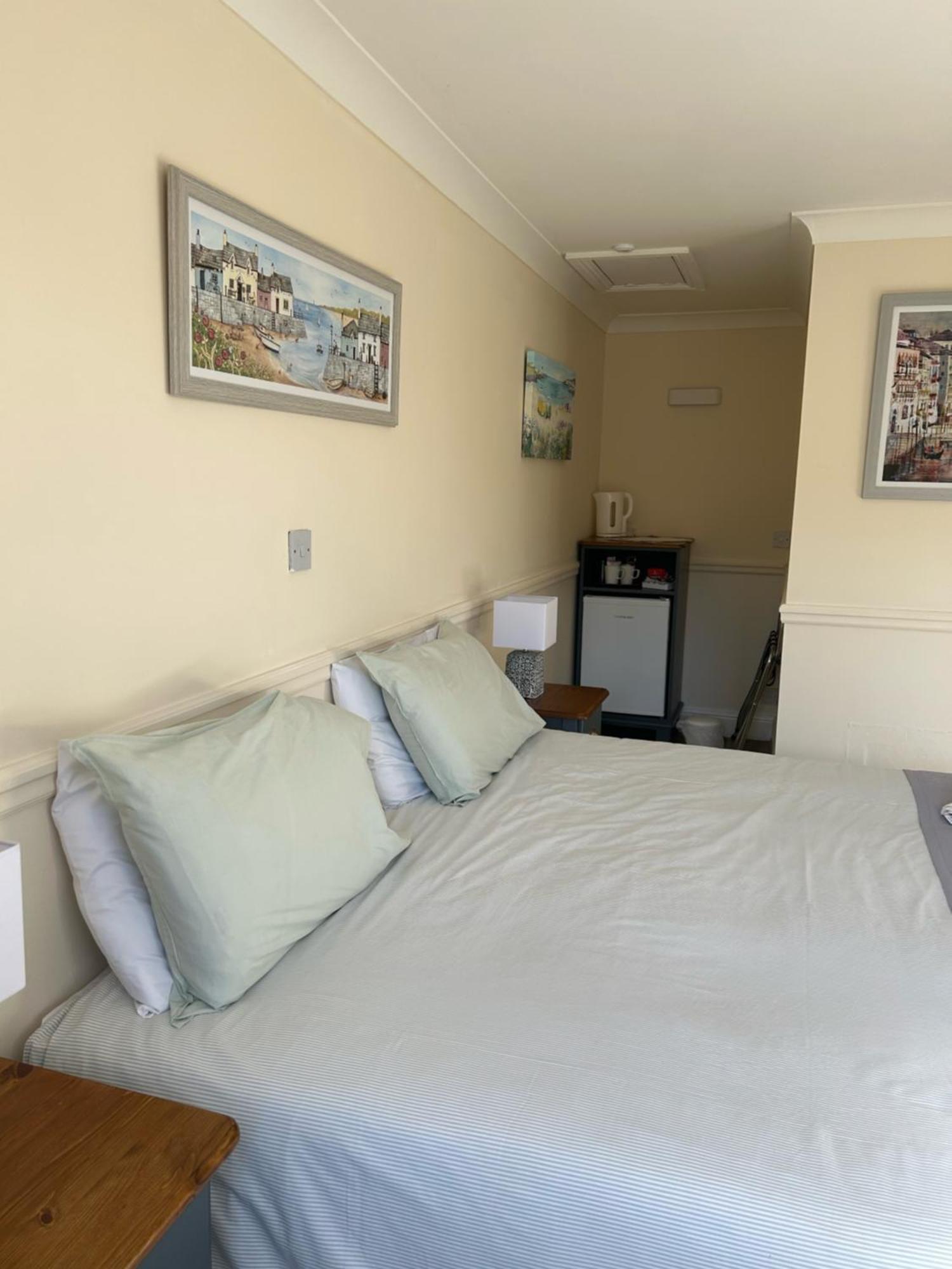 Halfway House Inn Country Lodge Йовіл Екстер'єр фото