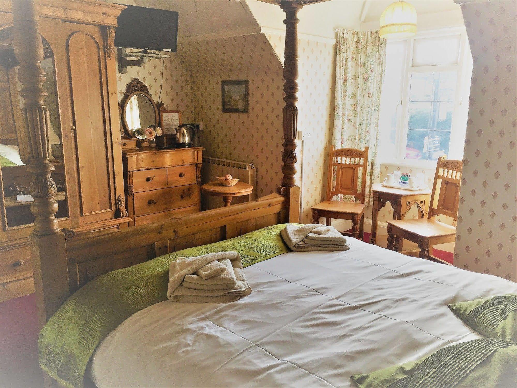 Halfway House Inn Country Lodge Йовіл Екстер'єр фото